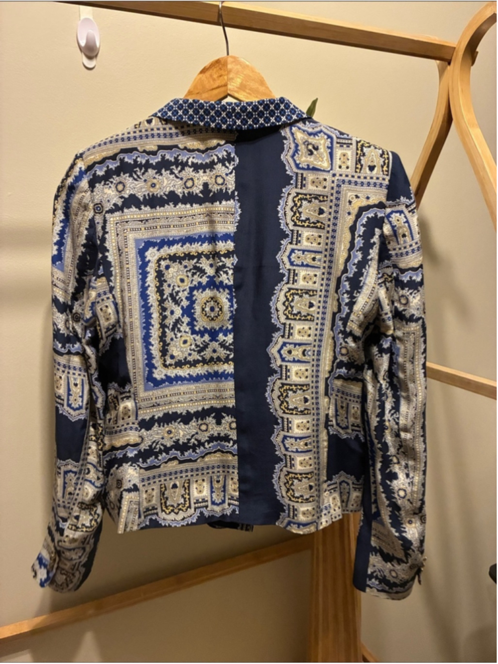 Zara Silk Blue and Cream Printed Shawl Collar Blazer - Picture 4 of 4